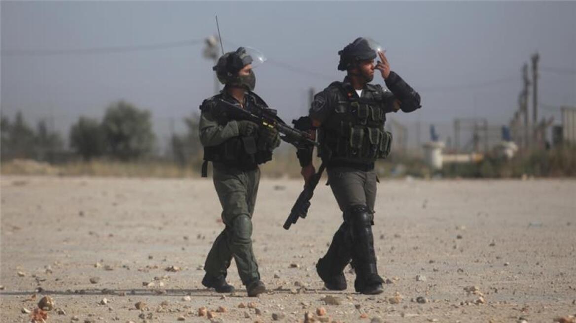 Ένας νεκρός και πέντε τραυματίες σε επιθέσεις κατά Ισραηλινών στη Δυτική Όχθη